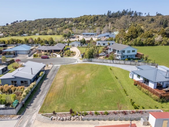 K Real Estate Agency - Motueka | Nelson | Tasman & Golden Bay - 18 McDonald Place - Collingwood
