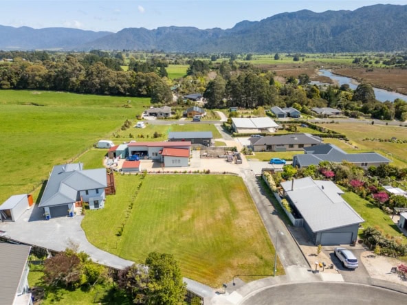 K Real Estate Agency - Motueka | Nelson | Tasman & Golden Bay - 18 McDonald Place - Collingwood