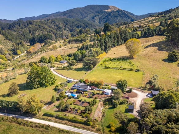 Tasman & Golden Bay - NZ - 228 Brooklyn Valley Road - Motueka