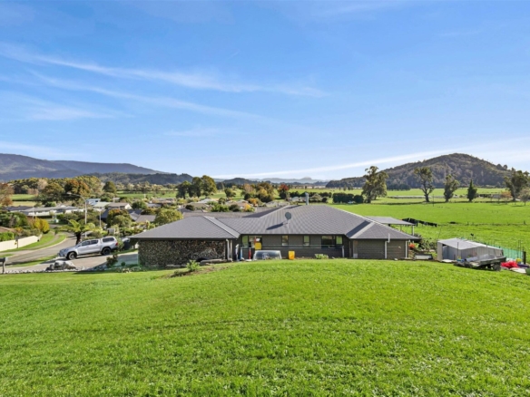 K Real Estate Agency - Motueka | Nelson | Tasman & Golden Bay - 25 Arapeta Place - Takaka