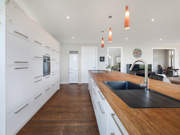 K Real Estate Agency - Motueka | Nelson | Tasman & Golden Bay - 98 Mytton Heights - Motueka
