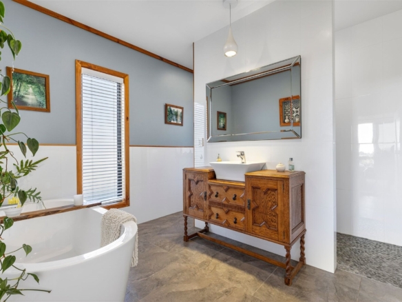 K Real Estate Agency - Motueka | Nelson | Tasman & Golden Bay - 4 Amber Rise - Mapua