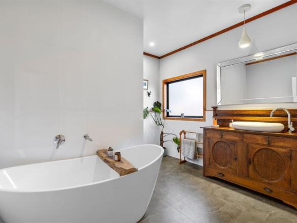 K Real Estate Agency - Motueka | Nelson | Tasman & Golden Bay - 4 Amber Rise - Mapua