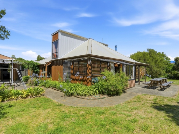 K Real Estate Agency - Motueka | Nelson | Tasman & Golden Bay - 80 Selwyn Street - Pohara