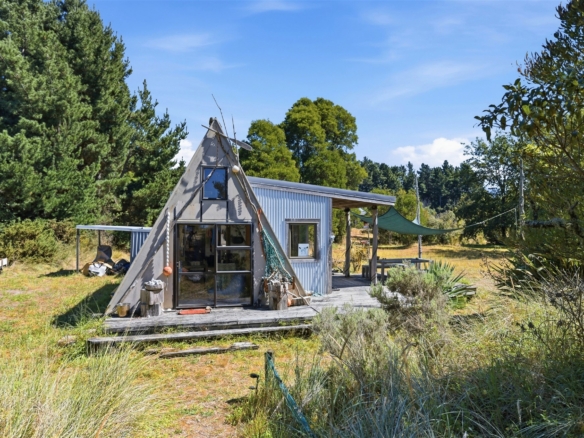K Real Estate Agency - Motueka | Nelson | Tasman & Golden Bay - 143 Jackett Island - Motueka