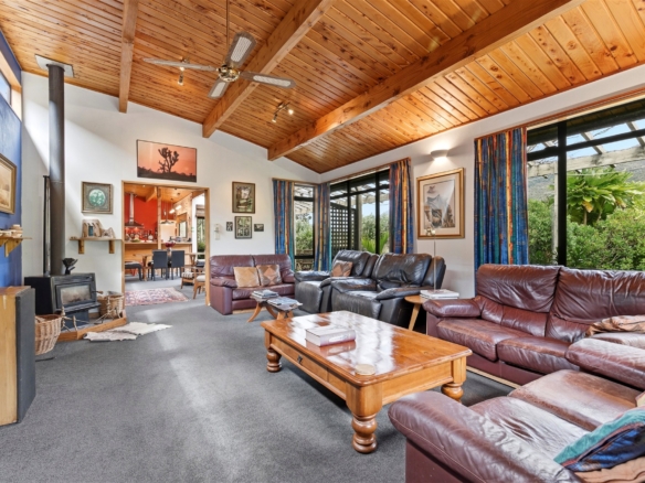 K Real Estate Agency - Motueka | Nelson | Tasman & Golden Bay - 30 Totara Avenue - Collingwood