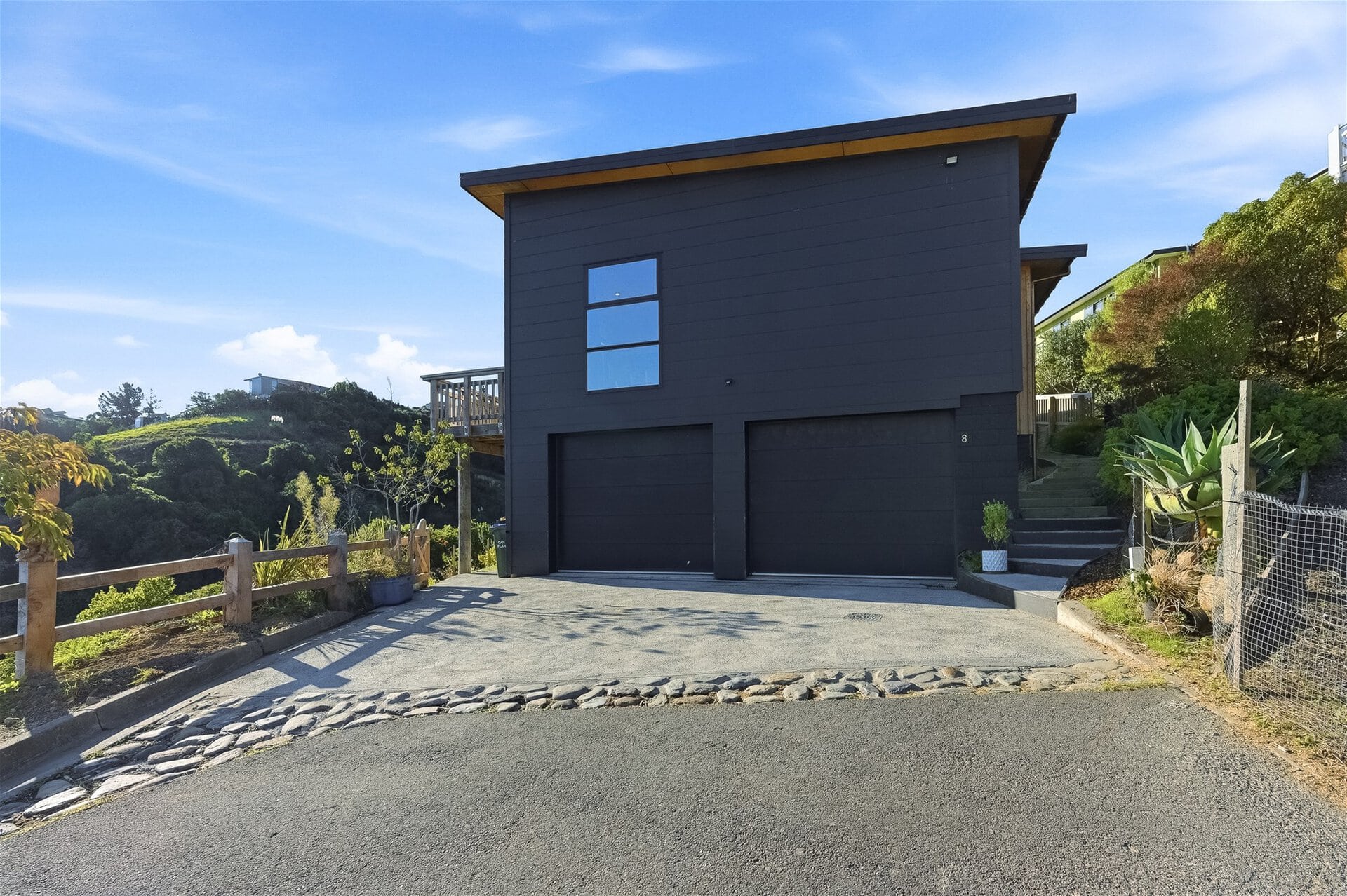 8 Buckingham Court