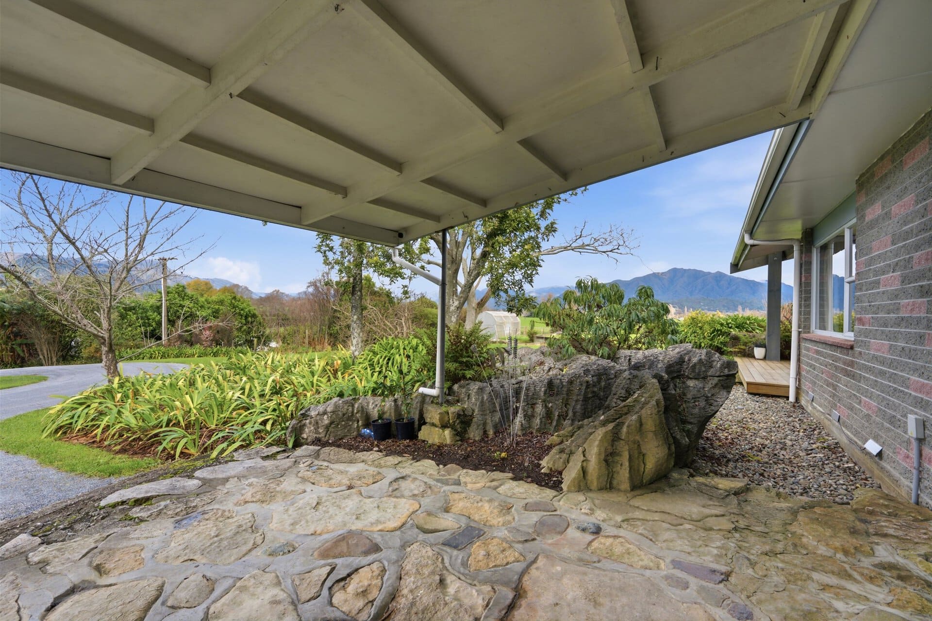 25 Abel Tasman Drive