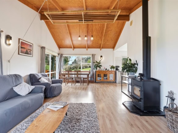 K Real Estate Agency - Motueka | Nelson | Tasman & Golden Bay - 25 Abel Tasman Drive - Takaka