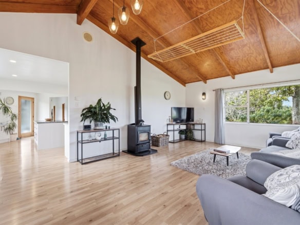 K Real Estate Agency - Motueka | Nelson | Tasman & Golden Bay - 25 Abel Tasman Drive - Takaka
