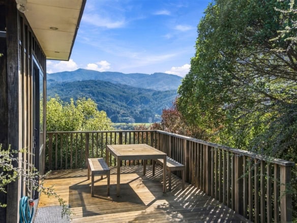 K Real Estate Agency - Motueka | Nelson | Tasman & Golden Bay - 98 Mytton Heights - Motueka